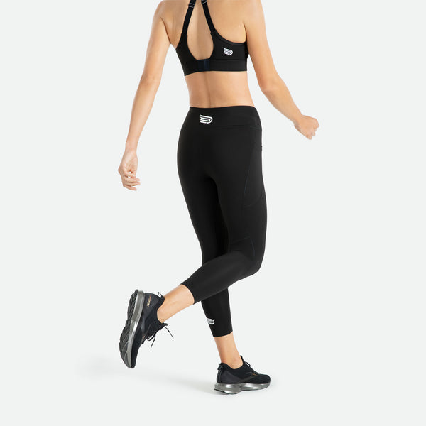 Graduated compression designed to increase blood circulation in our Pressio mid rise womens 7/8 compression tights for improved recovery and reduced muscle stiffness post-exercise.